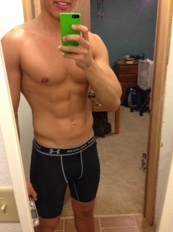 collegejocksuk:  Fit lad in Under Armour …