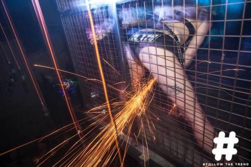 Angle grinding in a cage…OK!