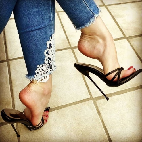 stilettomules:Find sexy stiletto mules, slippers, sandals, stripper heels, platforms, fetish high he