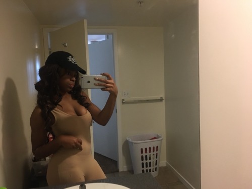 felinetsunamii:  🦂