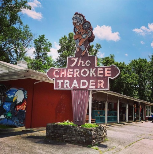 June 3, 2018. The Cherokee Trader. #thecherokeetrader #oldsigns #oldsignage #cherokee #cherokeereser