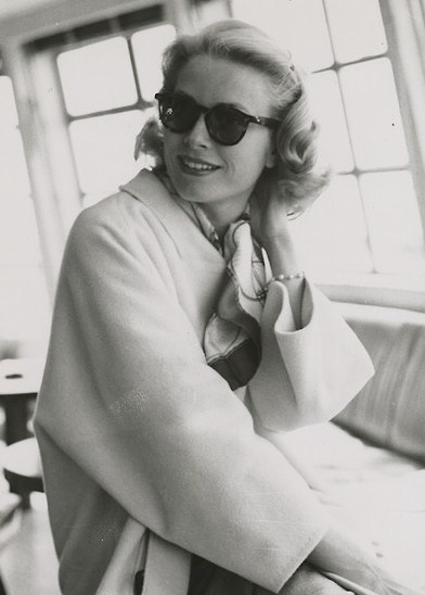 gatabella:  Grace Kelly wearing sunglasses 