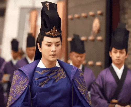 "Shen Jingzhou's Blizzard Sword Sure Precedes Its Reputation. When Eunuch Jade Deity Was 17, He Became