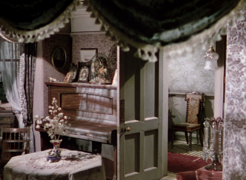 sofakartoffelkerfuffle:“Simply try for one hour to behave like gentlemen.”The Ladykillers, 1955.Dir.