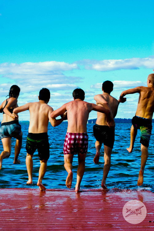 LAKE JUMP! Lake Mendota, Madison, Wisconsin. More Adventures at Student Abroad!