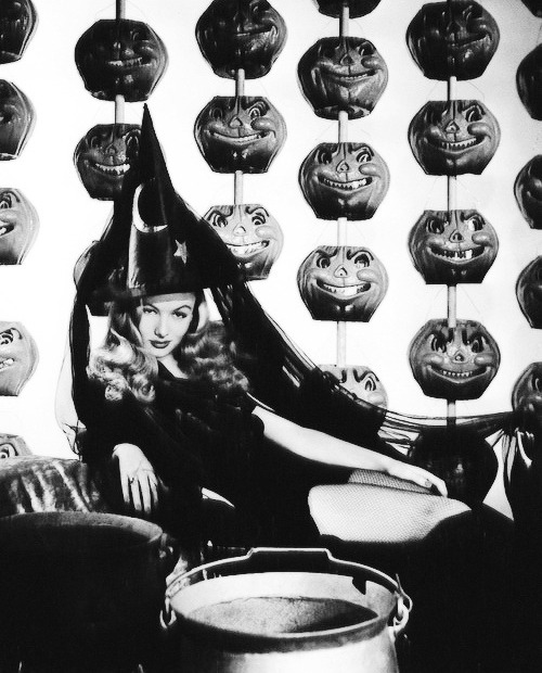 gravesandghouls: Veronica Lake in publicity stills for I Married A Witch (1942)