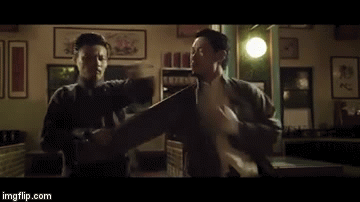 sifu-taichi-kungfu:  Classic Wing Chun Fight! Follow back 