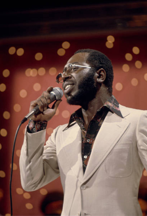 twixnmix: Curtis Mayfield on The Midnight Special in 1973.