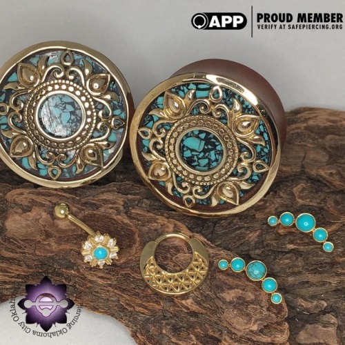 Gold and turquoise is an ever popular combination here at the studio! This set features a yellow gol