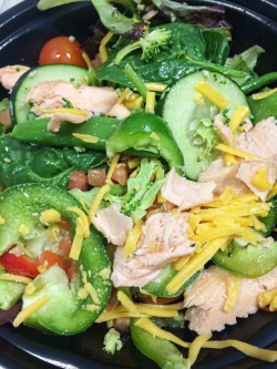 jenniferlabodda:  Had a yummy salad today full of spinach, spring mix, salmon, sugar snap peas, broccoli, peppers, tomatoes, cucumber, cheese, topped off with oil and vinegar😋