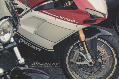 fauxtaugraphy:  Tri-colore on Flickr.