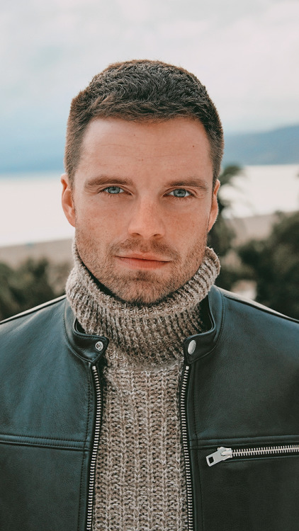 goldscreens: sebastian stan lockscreens