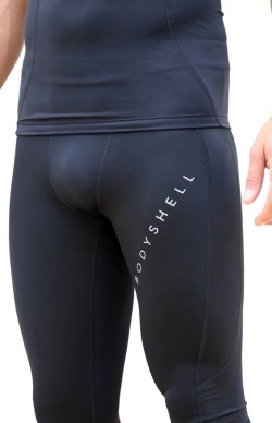 bulge-watch:  bulge in compression pants