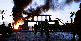 coolbisexual:  I’m in a world of shit.. yes. But I am alive. And I am not afraid.Full Metal Jacket (1987) Dir: Stanley Kubrick