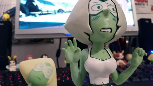 eyzmaster:Suddenly, my previous Peri figure gets jealous of all of the attention of the new Peri statue..! I want both! T T