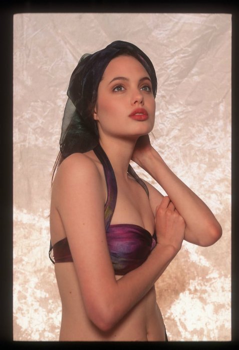 celebrities1900:  Angelina Jolie