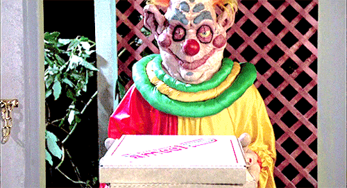 classichorrorblog:Killer Klowns From Outer SpaceDirected by Stephen Chiodo (1988)
