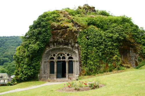 elezendad:solarpunk-aesthetic:Monolithic ChapelCantal, France@ladyrivienne