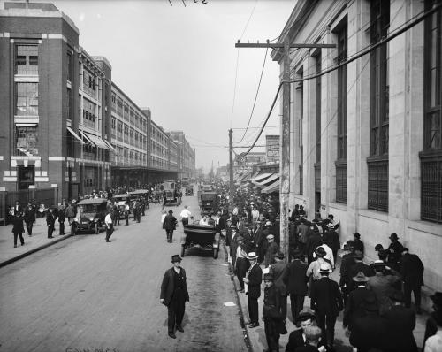 collectivehistory:Four o’clock shift, Ford Motor Company, Detroit, Michigan, ca.1910-20