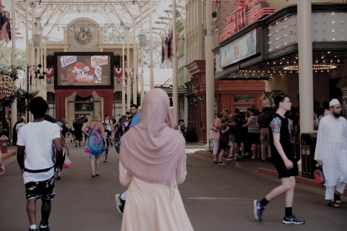 8 September 2015 Parade Walk At Warner Bros. Movie World Gold Coast In Queensland, Australia.