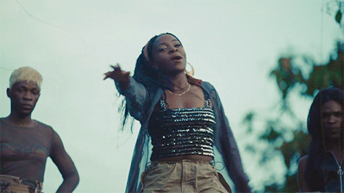 indigenous-caribbean:highkeygay:highkeygay:ray blk ‘chill out’ featuring the gully queens; shadiamon