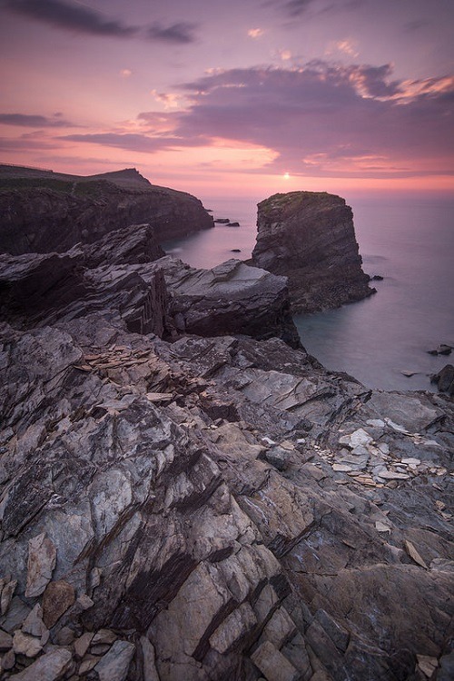 ponderation:Climbing Down The Rocks by Mark Ainsley