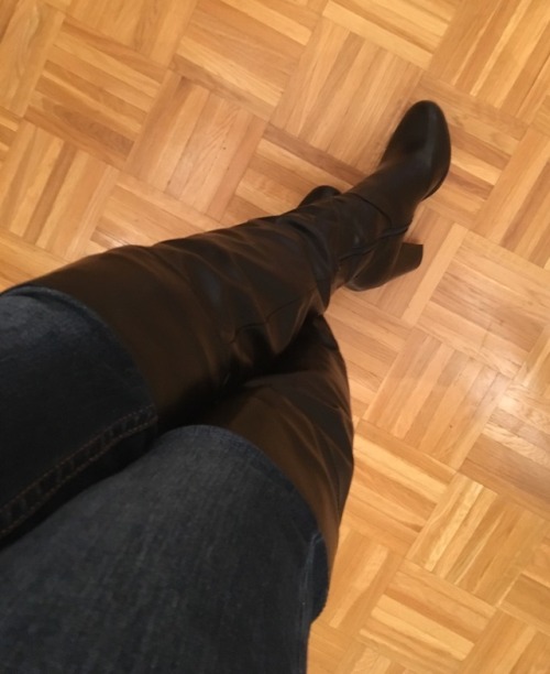 After the Zalando picture, the real one . First day with my brand new boots. I really like them espe