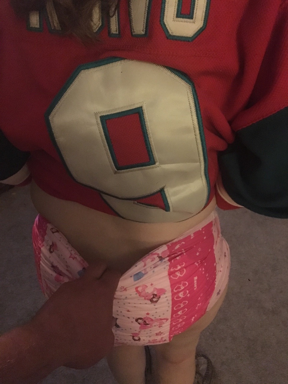 sir-and-babysquish:  Princess butt was blocking the tv during the game. But I didn’t