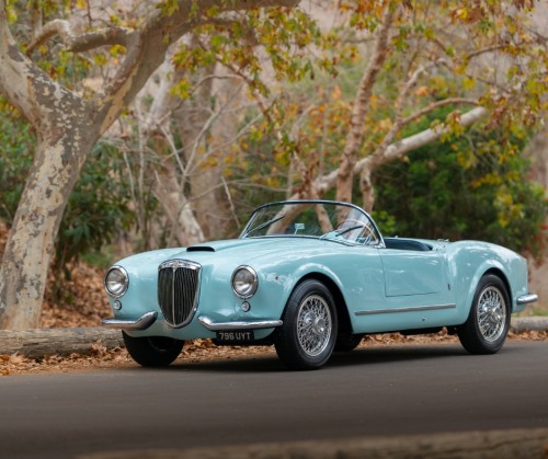 frenchcurious:Lancia Aurelia B24S Spider America by Pinin Farina 1955. - source RM Sotheby’s.