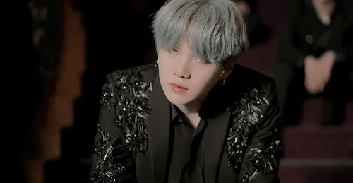 Black Swan MV 