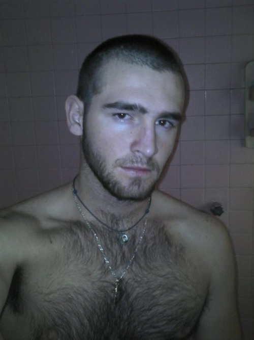 28 YO HOT GAY DUDE!