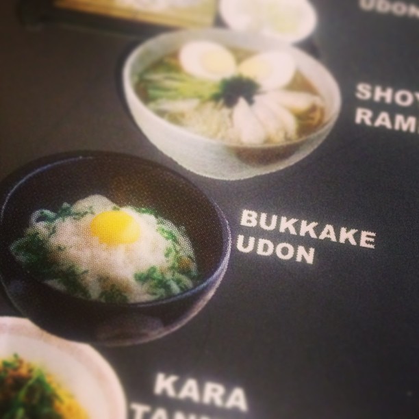 absolutkinography:  Non so mi fa un po’ strano ordinare del #bukkake (at Terminal