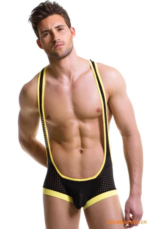 underwearhunks:  Love these singlet bulges!  Follow UnderwearHunks at              http://underwearhunks.tumblr.com  Submit your photos at jimmjones8@gmail.com, ask questions or just say hi ;)