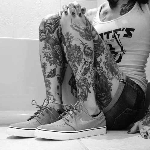 sexgirlsandtattoos:  .