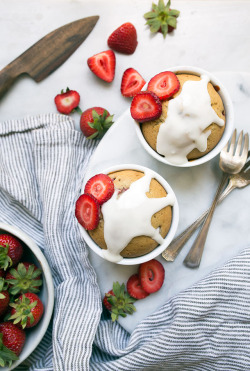 dessertdeliciousness:  Strawberry Cake for Two