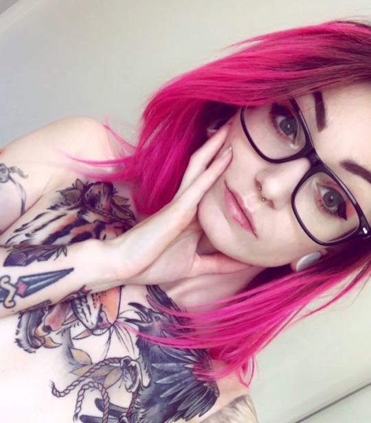 emfaerie:Instagram: emfaerie 