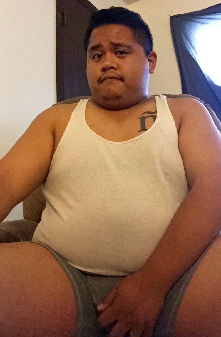 jetto02:  chonnyg:  bibrownboy:  Just chillin in my big chair😉  Brown just got