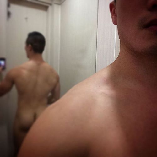 jackdsg:  Tjan Troy tjantroy@gmail.com