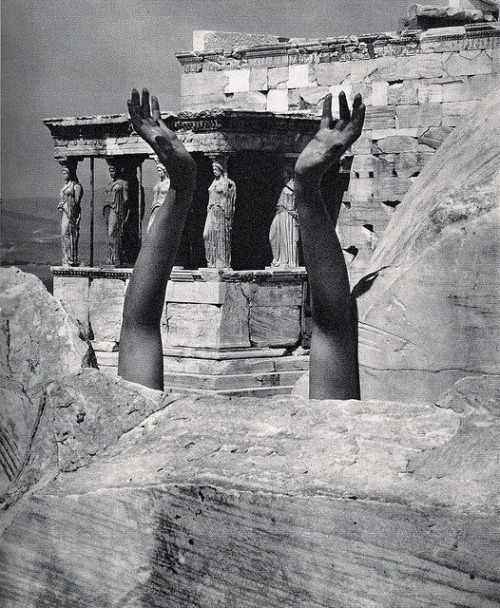 joeinct:Isadora Duncan at Erechtheum, Athens, Photo by Edward Steichen,1920