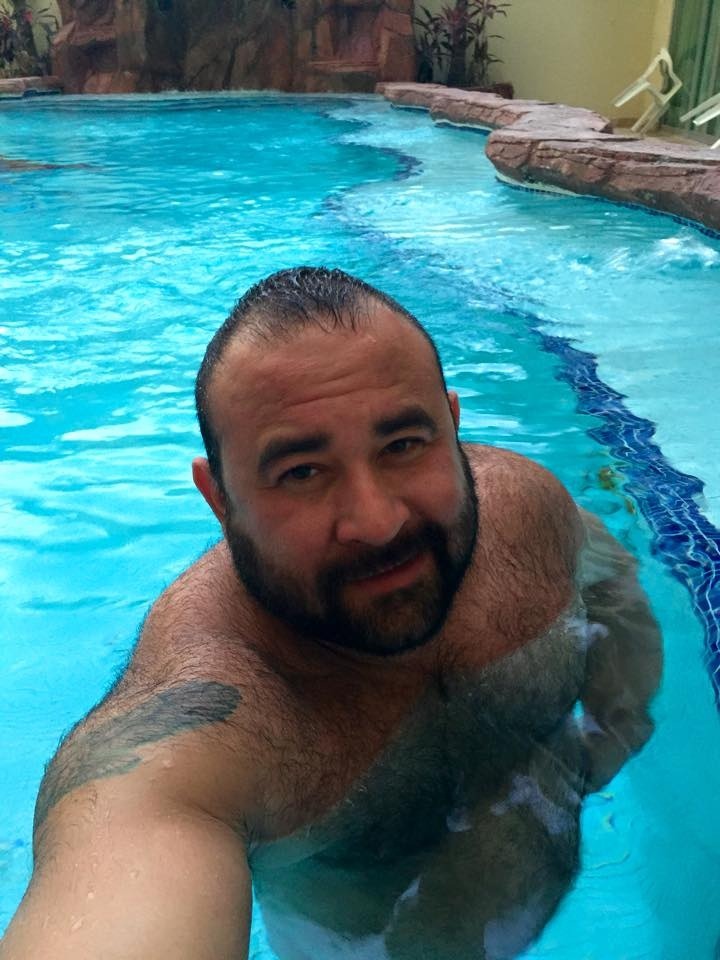 megabaerchen:  revmarkanthonytorres:  gymbear:  Pepe Luche  Mmmm Bearrrrr  Hammer