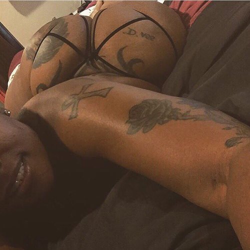 thequeencherokeedass:  Click the link in bio to join my snap chat to talk trade pics and vids www.clubcherokeedass.com