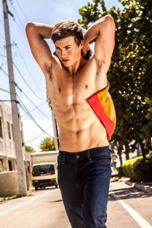 completelyfine:  Over 10,000 Followers agree that they dig Completely Fine. http://completelyfine.tumblr.com