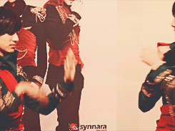 mochiilover:    Boyfriend OTPs :  ↳ Minwoo looking at Kwangmin’s chest(?) 