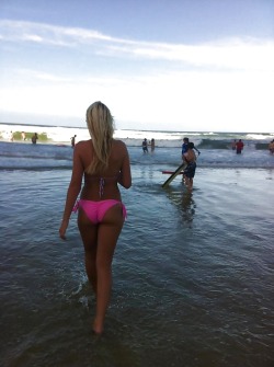 newie01:  Blonde slut with a niss ass at the beach  Indeed