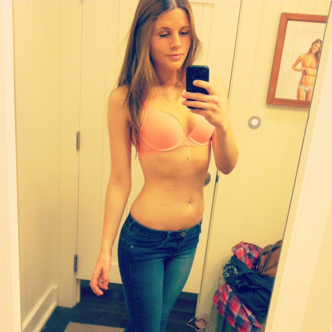 goodhealth-andgoodvibes:  Trying on new things after dinner at the mall :)