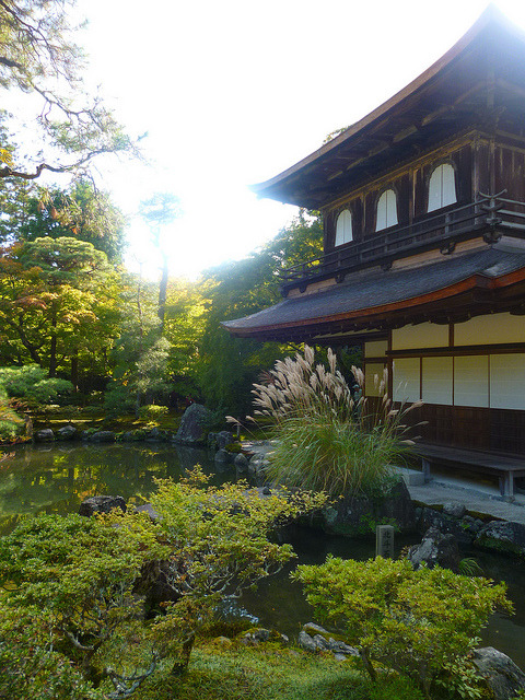 sarurunkamui:Kyoto Ginkakuji by Angela Wraight on Flickr.