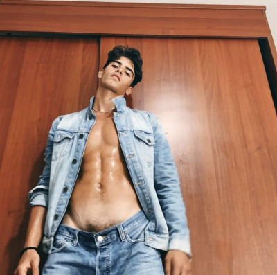 droppedzipper:Sergio Perdomo by Adam Washington 