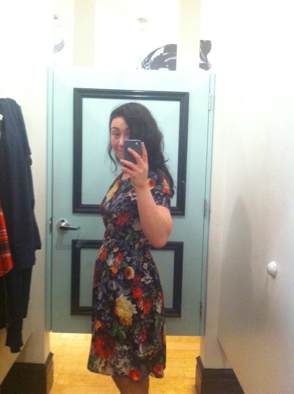 elyaphant:  have some fitting room selfies!  Send your own cell pics to fyeahcellpics