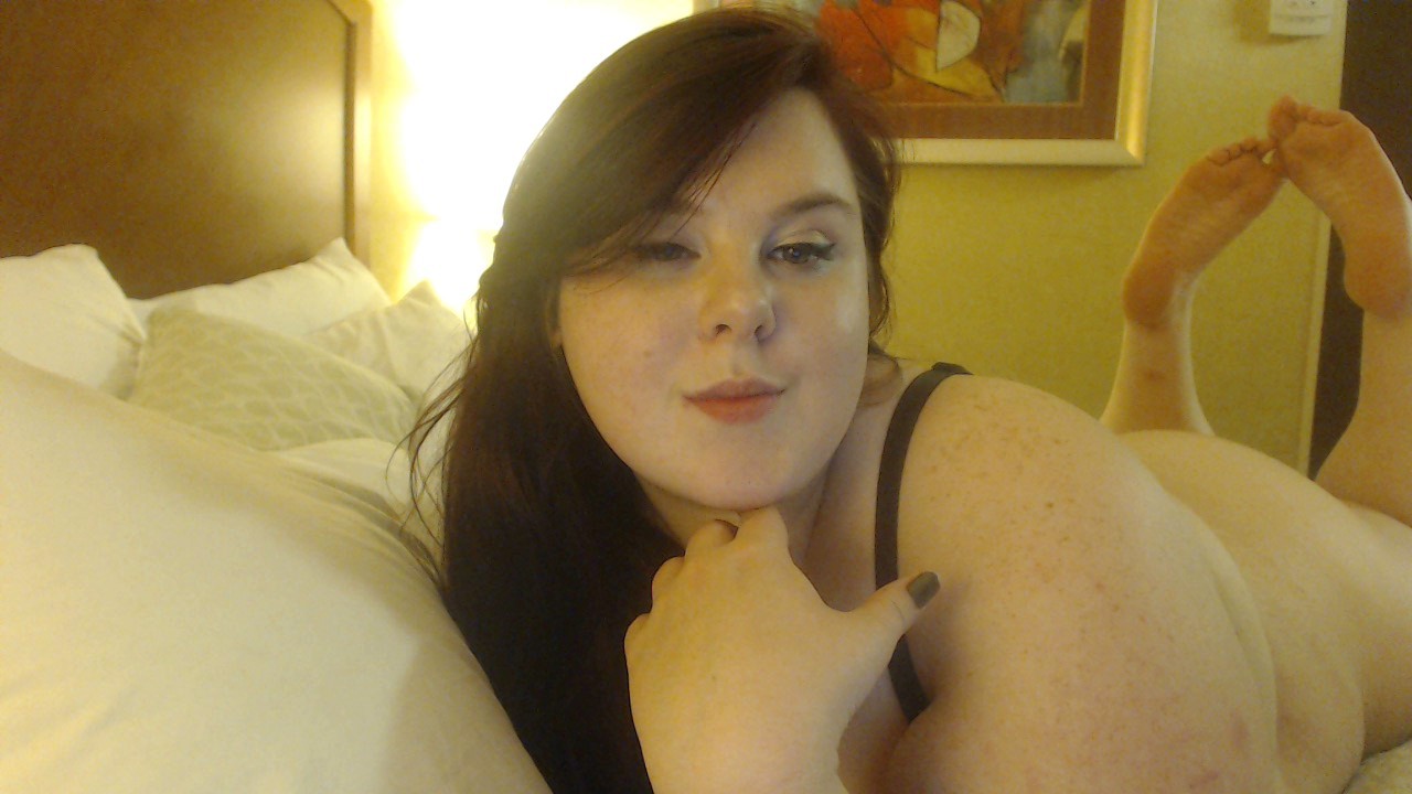 vinyldolly:  webcam goofage.   (btw, if you ever want to do a private skype show,