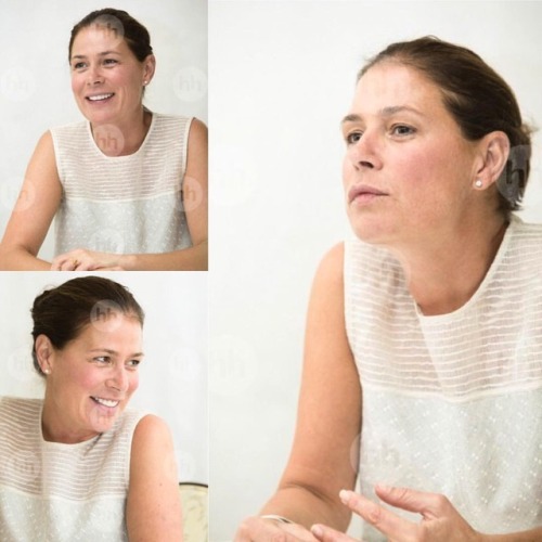 #MauraTierney during an interview for the Emmys, September 2016